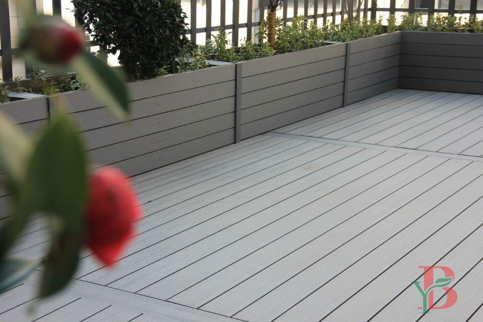moisture and water resistance of wood plastic composite deck