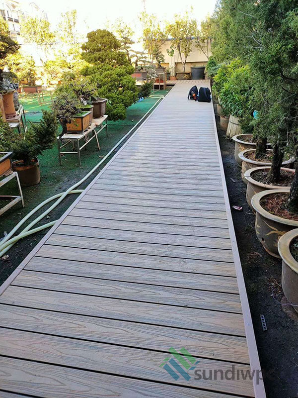 Create Paths Leading To The Garden With Composite Decking