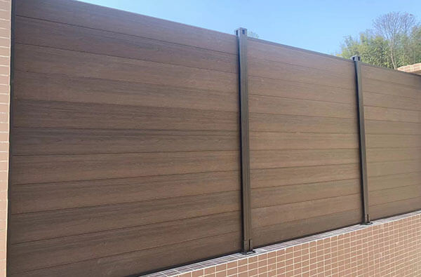 Composite privacy fence