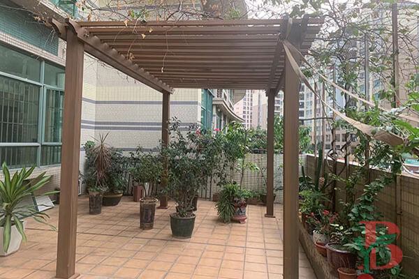 Co-extrusion pergola, the outer shield provides added protection against moisture, and other environmental factors.