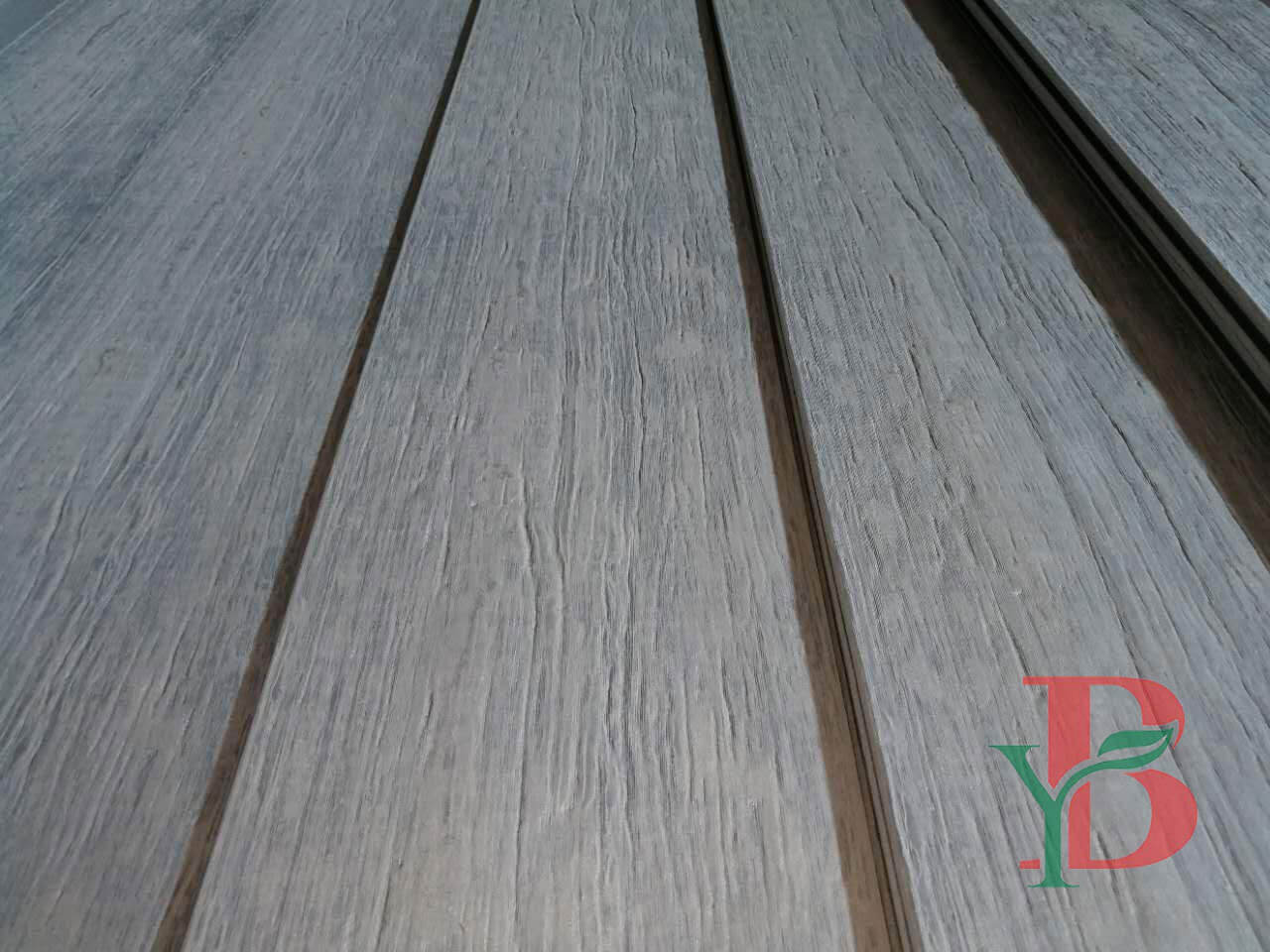 Old-Bark-3D-Embossed-WPC-Deck ZS200S25 Old Bark texture 3D embossed WPC, solid profile suitable for high-traffic commercial areas