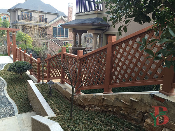 modern-horizontal-slat-composite-privacy-fence