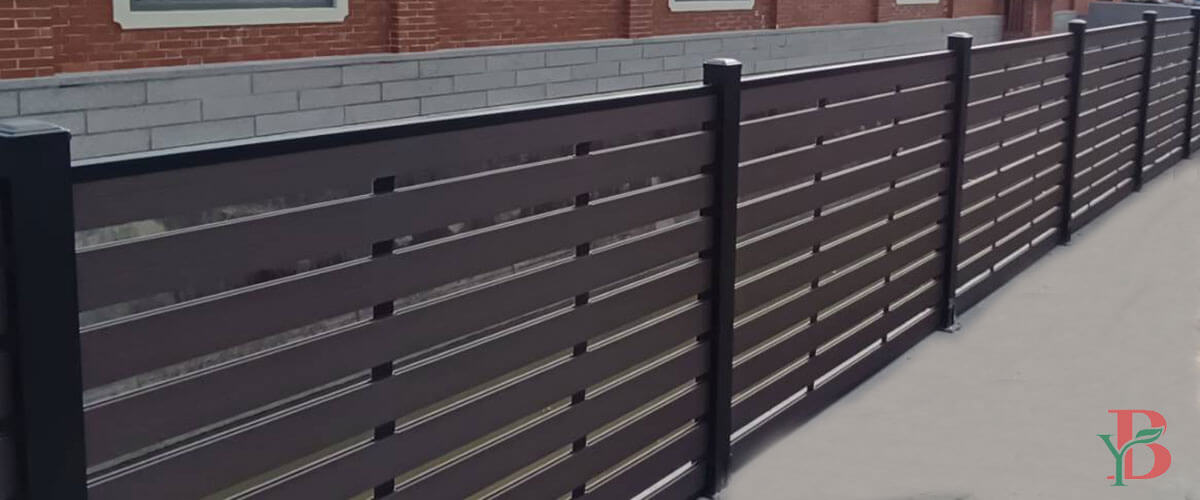 Modern Horizontal Slat Composite Fencemake small gardens feel wider and provide a sleek, minimalist look.
